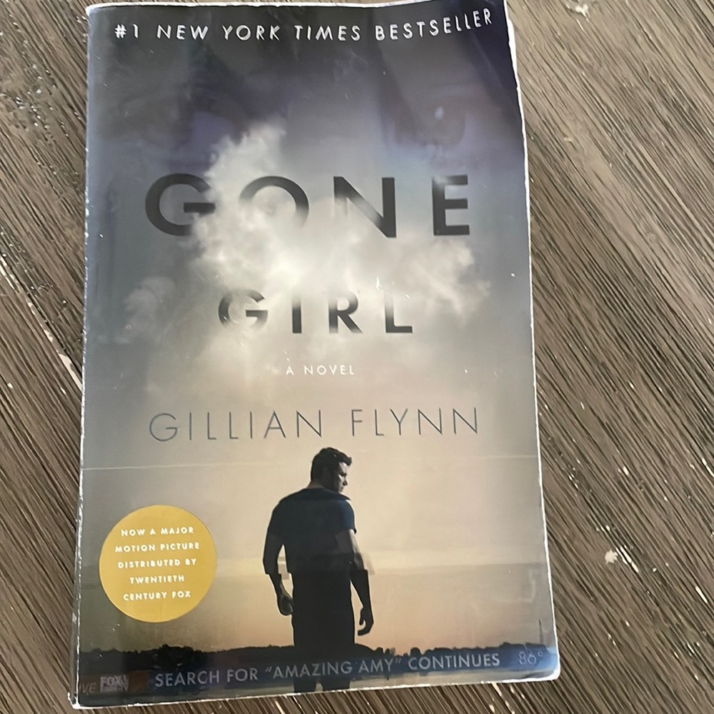 Gone girl by Gillian Flynn
